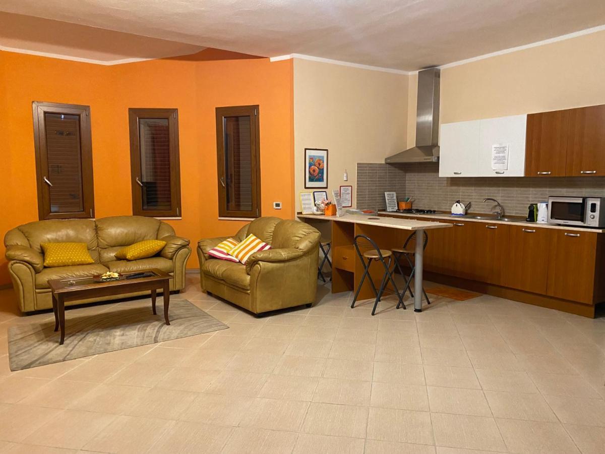 The Orange House Bed & Breakfast Assemini Bagian luar foto